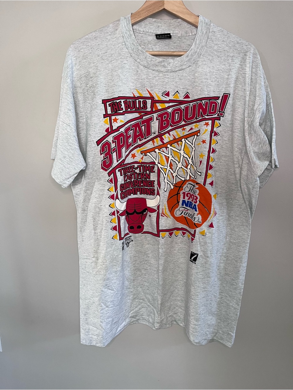 Vintage 1993 Chicago Bulls 3-Peat Bound NBA Finals T-Shirt Gray XL Logo 7 USA